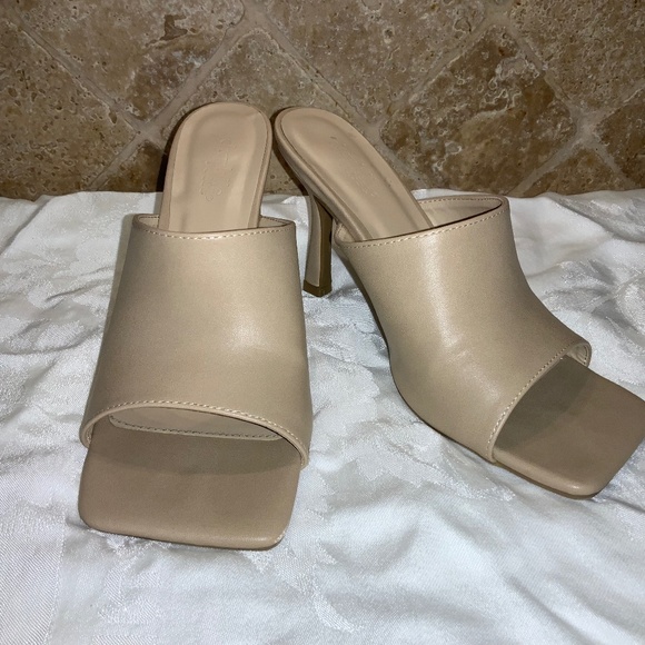 Charlotte Russe square toe mules Sz 7 tan - Picture 1 of 4